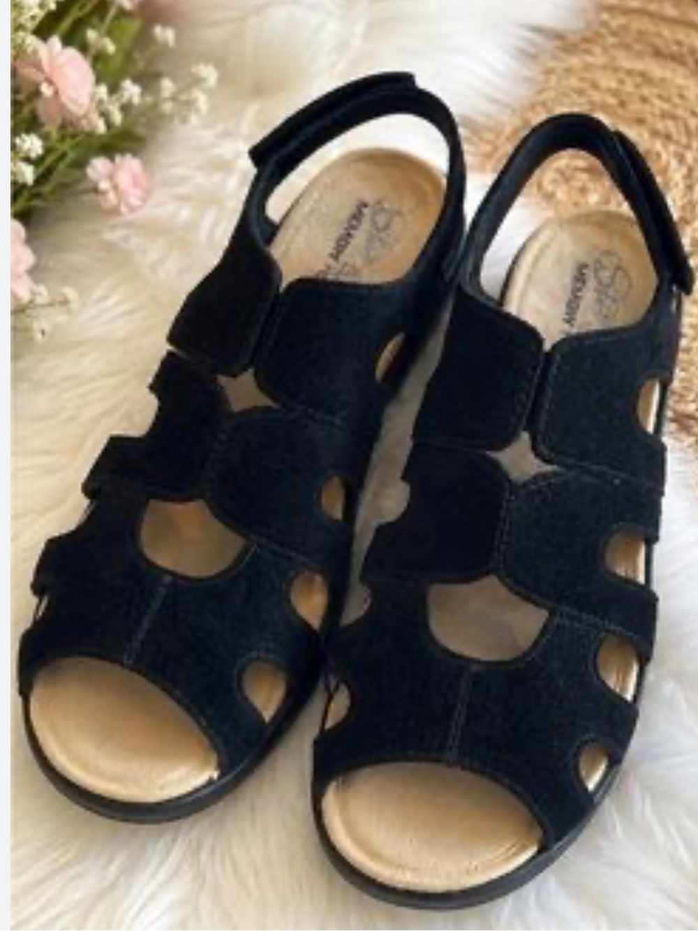 Skechers Memory Foam wedge sandals size 9.5